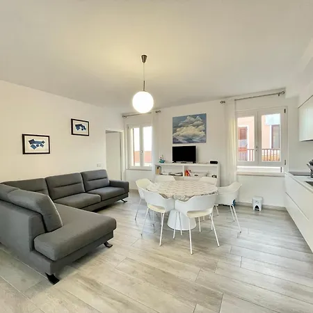 Ida Palace, Nuovo Deluxe Fronte Mare Appartamento *